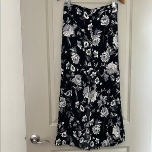 Elegant Floral A-Line Skirt in Black and White